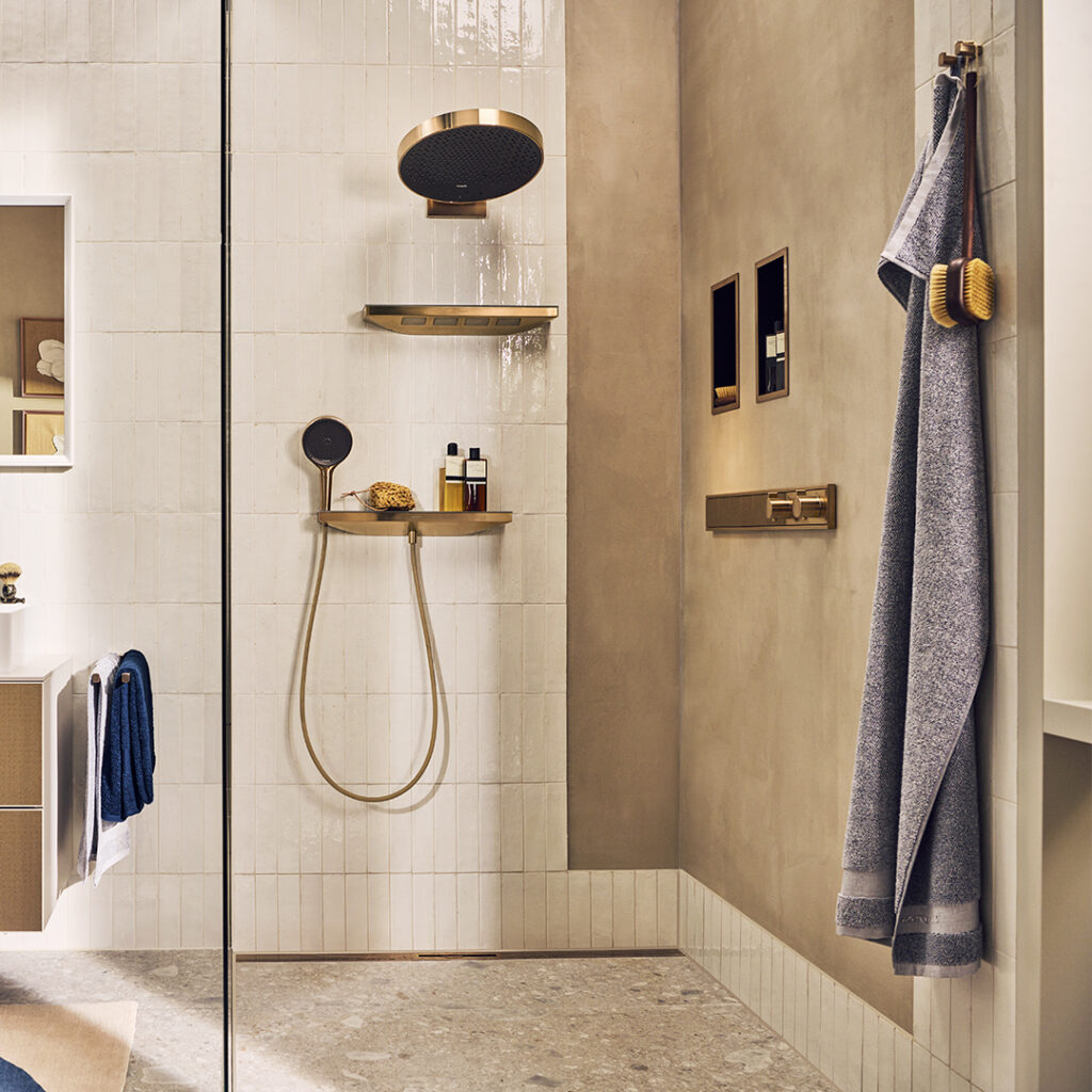 right way to take showers in winters